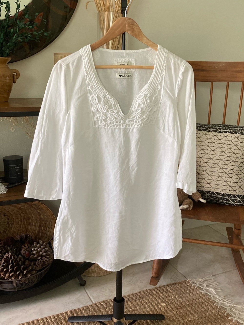 100% Linen White Embroidered V-Neck Tunic Malvin Sz 6 Small